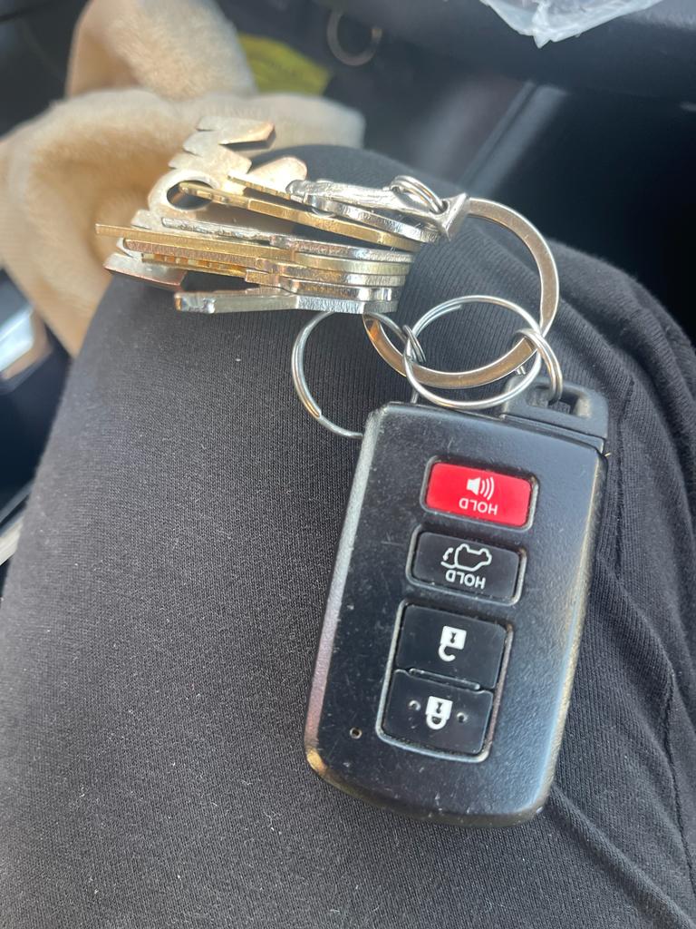 smart toyota key on locksmith leg