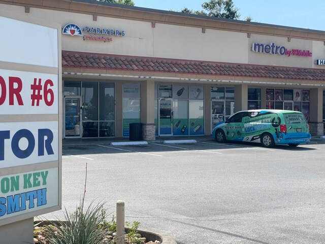 Houston Key Locksmith storefront and service van in Bellaire TX